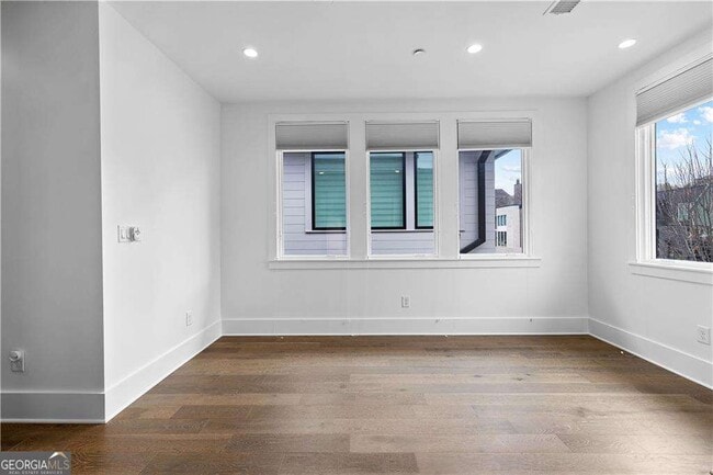 Building Photo - 255 High St