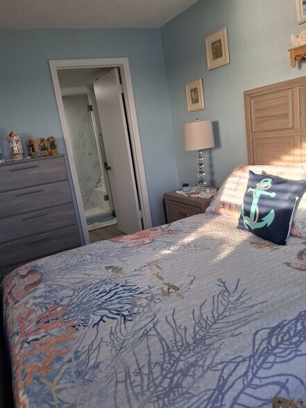 Building Photo - 2390 Ocean Shore Blvd