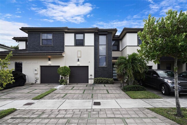 Primary Photo - 15922 NW 91st Ct