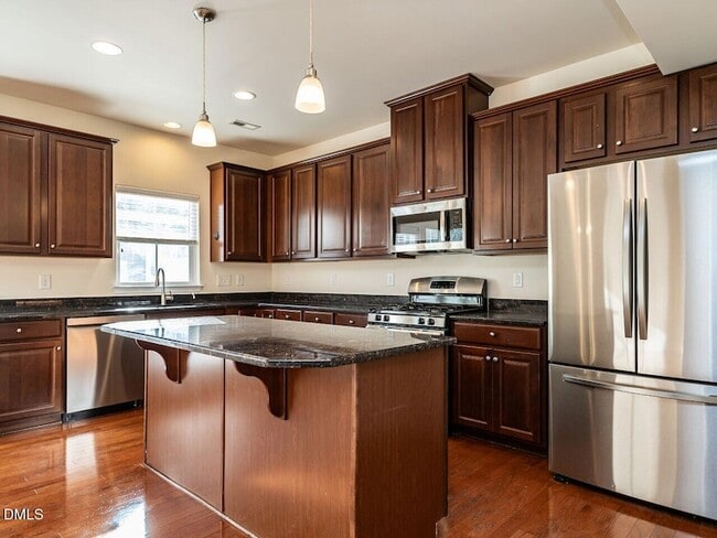 Building Photo - 309 Roundhouse Lane