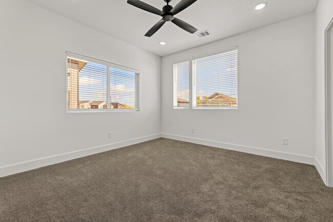 Building Photo - 3003 Alpha Wolf Ct