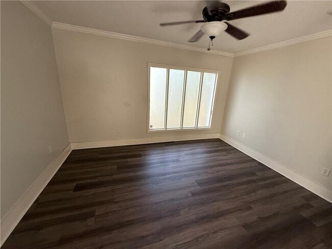 Building Photo - 316 4th St