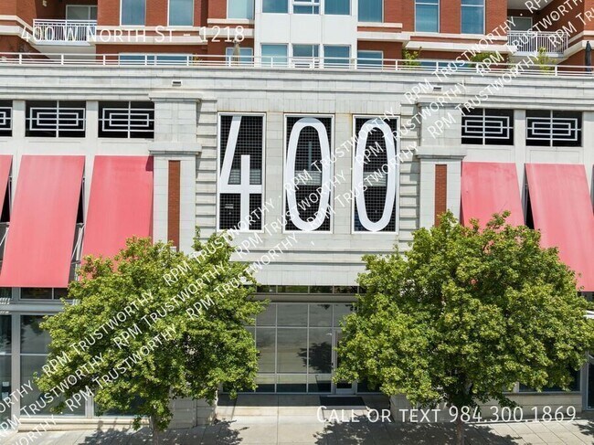 Building Photo - 400 W North St