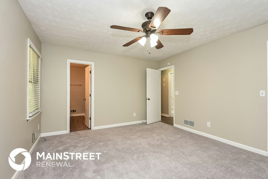 Building Photo - 2030 Whitebluff Way