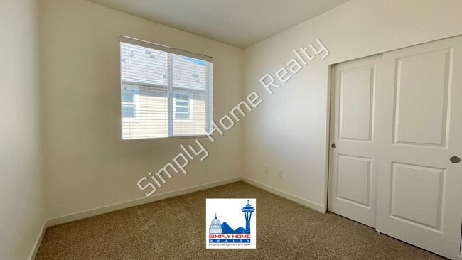 Building Photo - Welcome to Your 4-Bedroom Dream Home!??