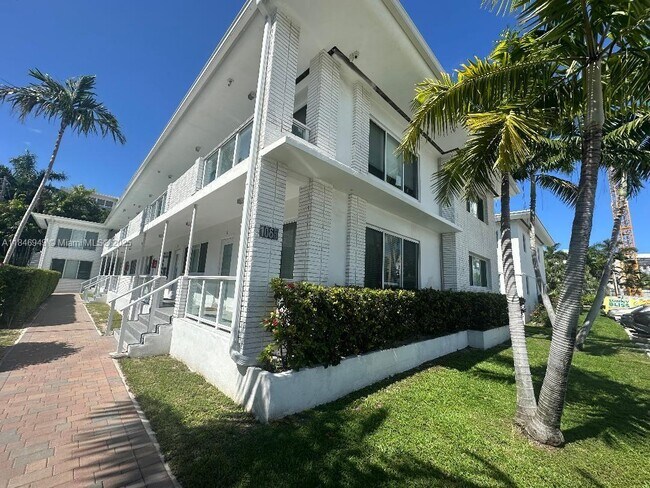 Primary Photo - 1065 98th St