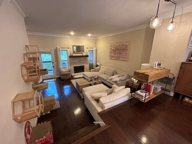 Building Photo - 1467 Monroe Dr NE