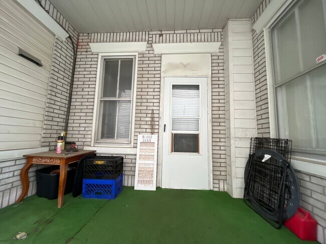 Building Photo - 29 2nd St