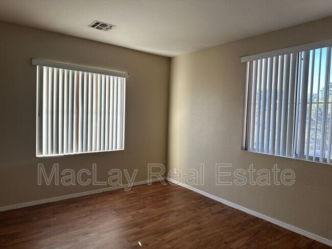Building Photo - 2441 E Binner Dr