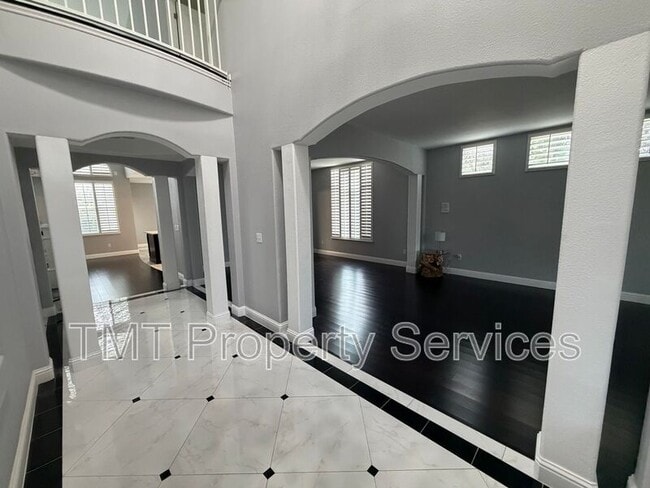 Building Photo - 70 Jade Tree Cir