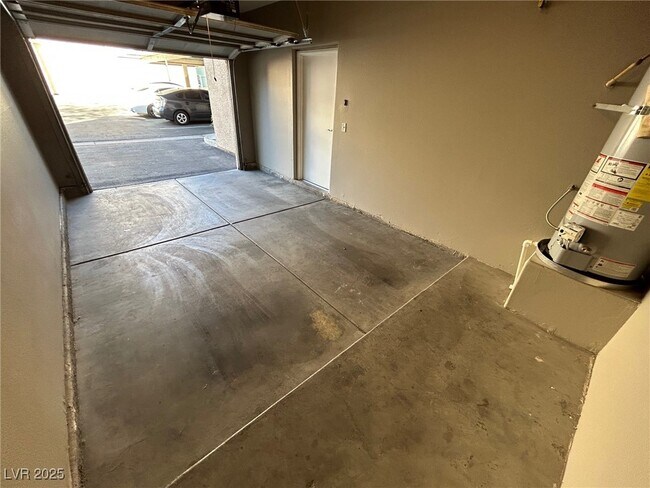 Building Photo - 10550 W Alexander Rd