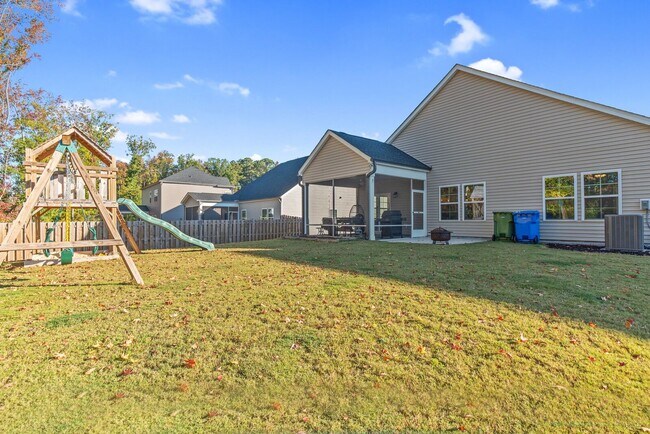 Building Photo - AVAILABLE in July Charming 3-Bedroom, 2-Bath Ranch-Style Home