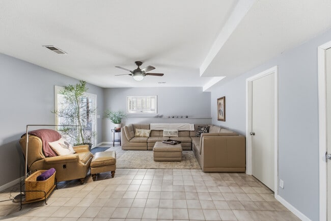 Building Photo - 6502 Allison Ave