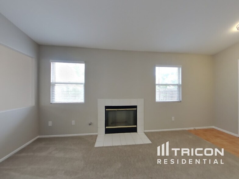 Building Photo - 16946 Sorrento Ln
