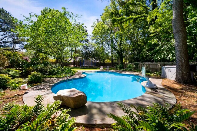 Building Photo - 2617 All Saints Ct
