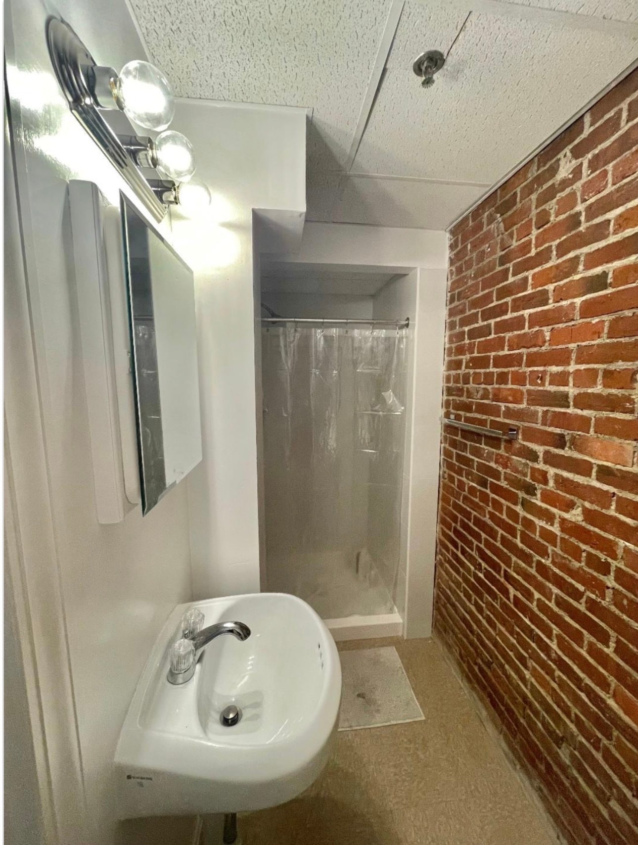 Building Photo - 1073 Beacon St