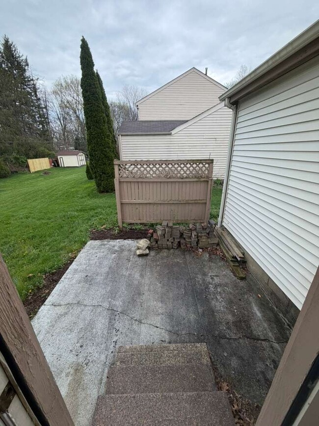 Building Photo - 310 Powell Rd