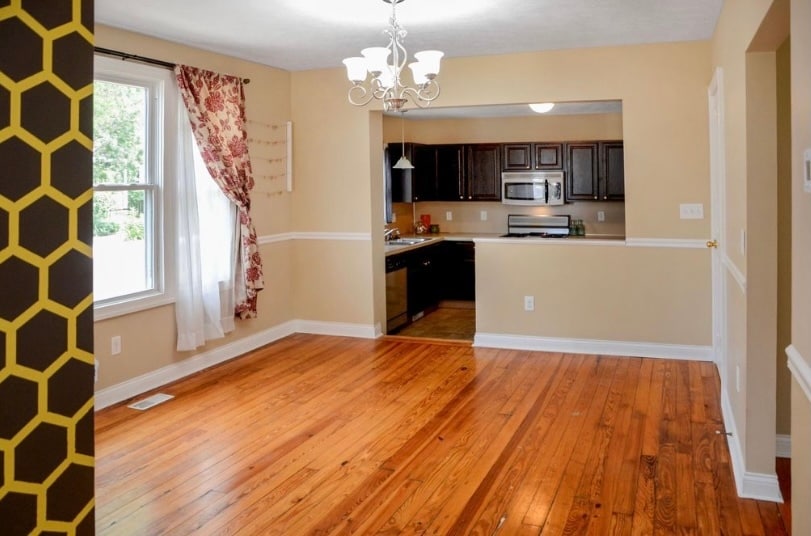 Dining room - 916 Zeeland Ct NE
