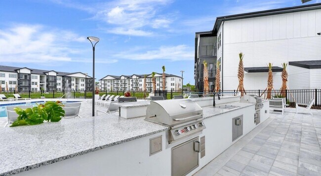 Building Photo - 2500 Conserve Cir