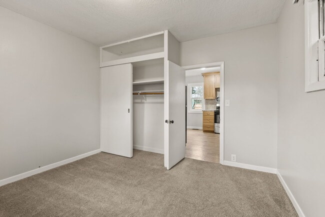 Building Photo - 9621 N Pier Park Pl