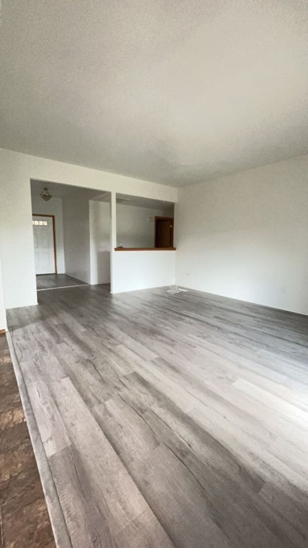 Building Photo - 3 Bedroom 2 Bath Single Family Home with 2...
