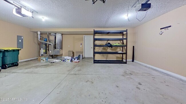 Building Photo - 14482 Falling Waters Dr