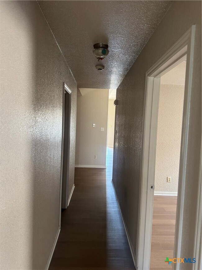 Building Photo - 4903 John David Dr