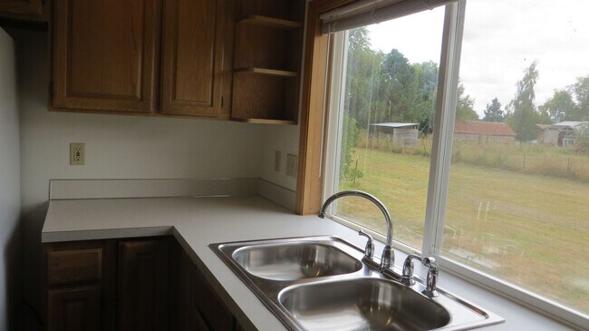 Building Photo - Spacious 4 Bedroom Home in North Corvallis Cul-de-Sac