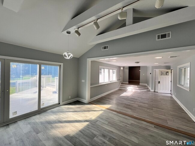 Building Photo - 267 Thunder Hill Dr