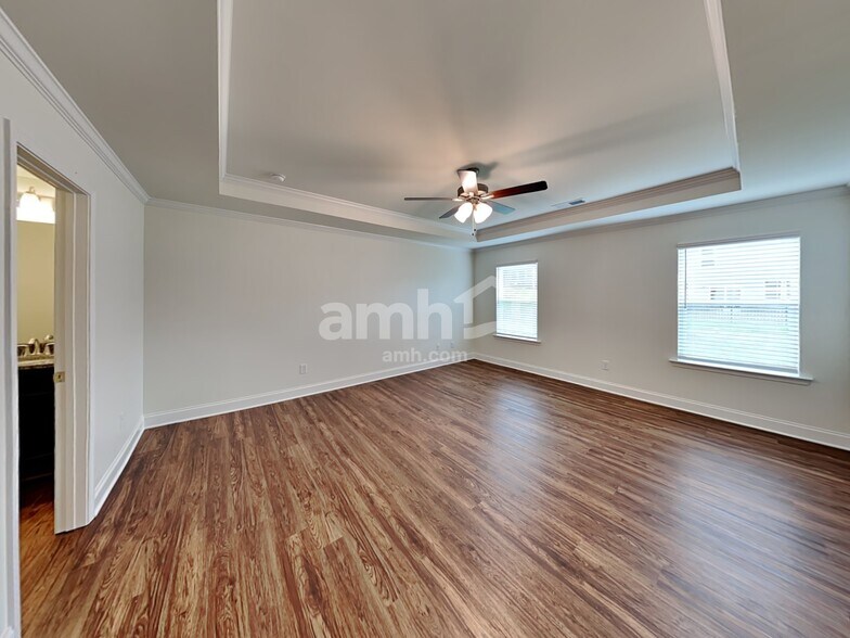 Building Photo - 597 Slew Dr
