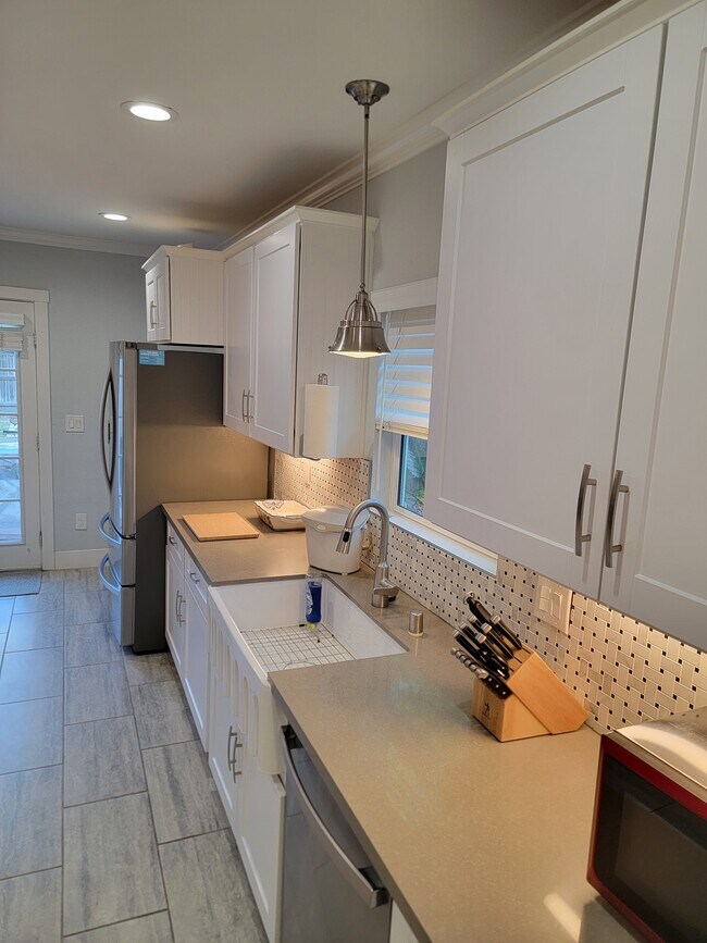 Building Photo - 3540 M St