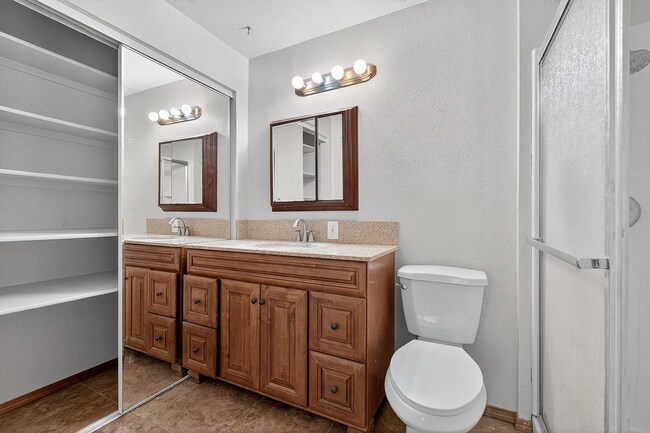 Building Photo - Impressive 5 bed/3 bath twin home in Chubbuck with just under 3000 square feet.