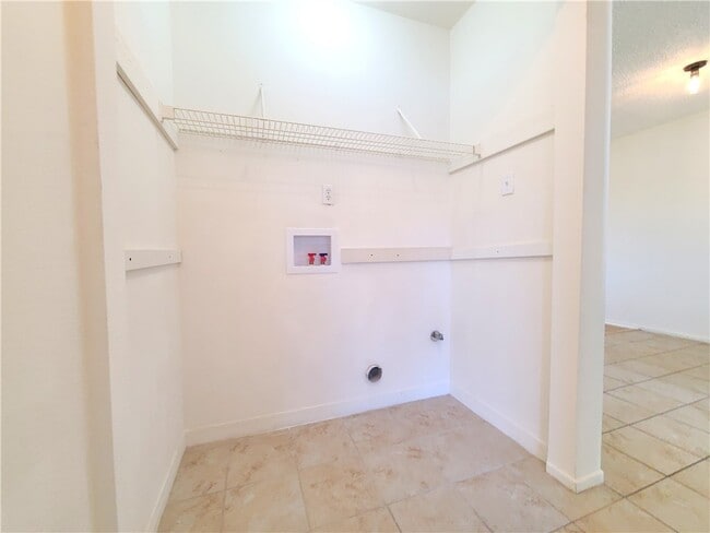 Building Photo - 12694 Valley View St