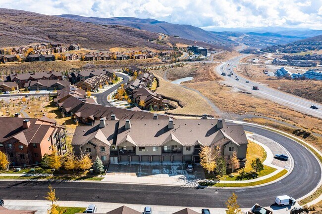 Building Photo - Unfurnished Condo in Black Rock Ridge