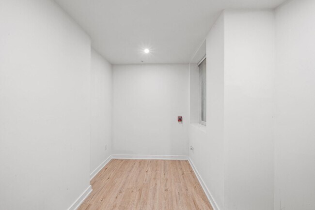 Building Photo - 933 N 29th St