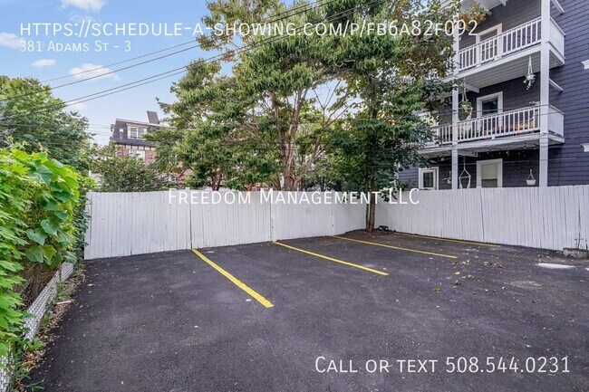 Building Photo - 381 Adams St