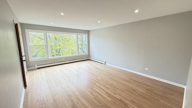 Building Photo - 3658 N Laramie Ave