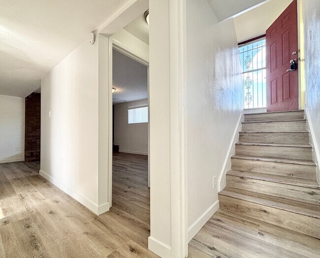 Building Photo - 403 N Morton Dr