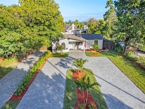 Building Photo - 1075 NE 12th Ave