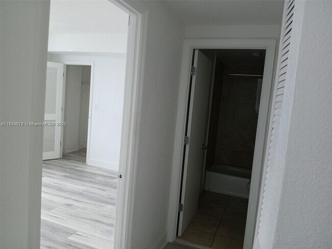 Building Photo - 7501 E Treasure Dr