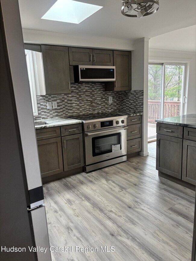 Building Photo - 9254 NY-22