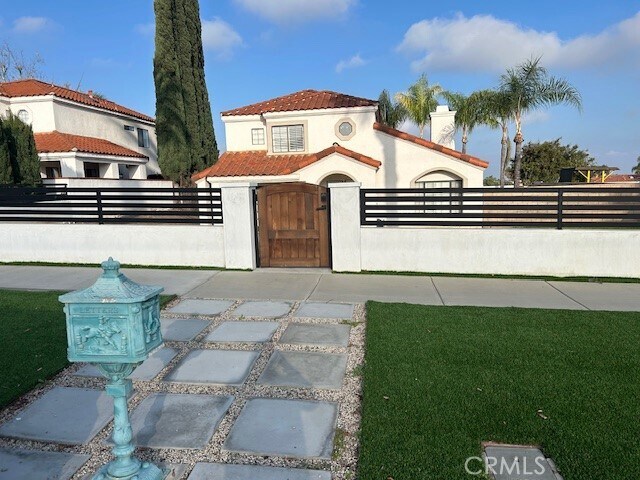 Building Photo - 547 Magnolia Ave