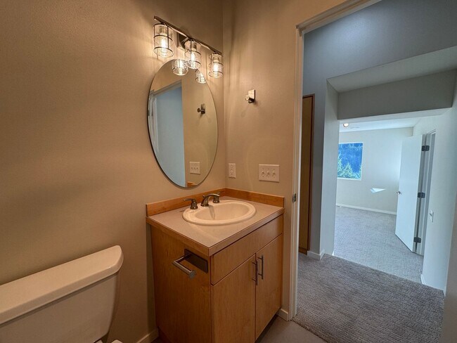 Building Photo - Breathtaking views of Chuckanut Bay!!