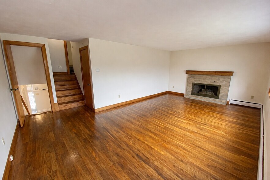 Building Photo - 247 South St