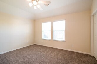 Building Photo - 5919 Deep S Dr