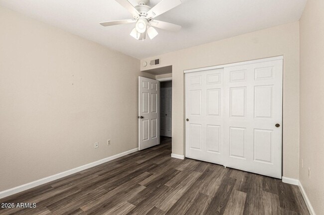 Building Photo - 1825 W Ray Rd