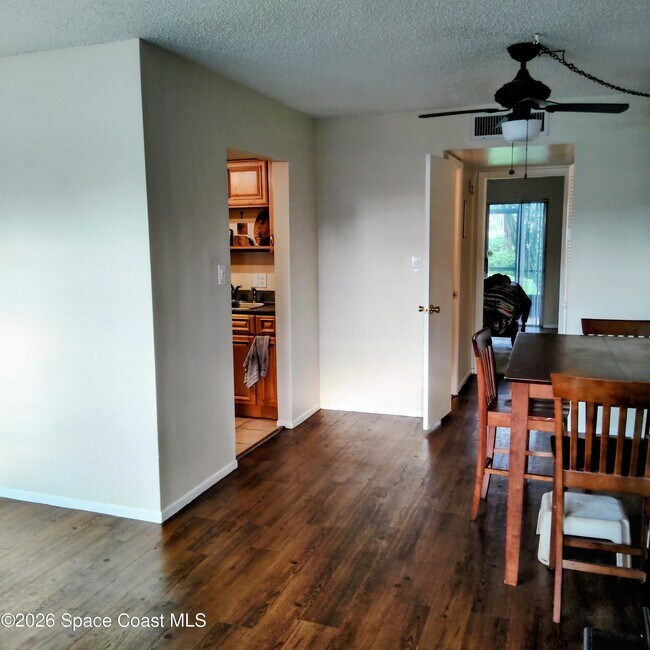 Building Photo - 200 St Lucie Ln