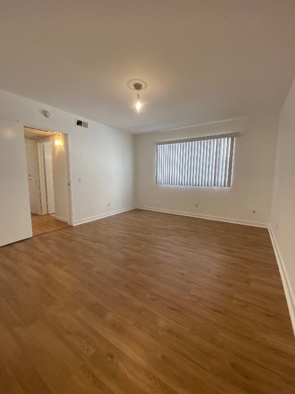 Building Photo - 1849 S Bentley Ave