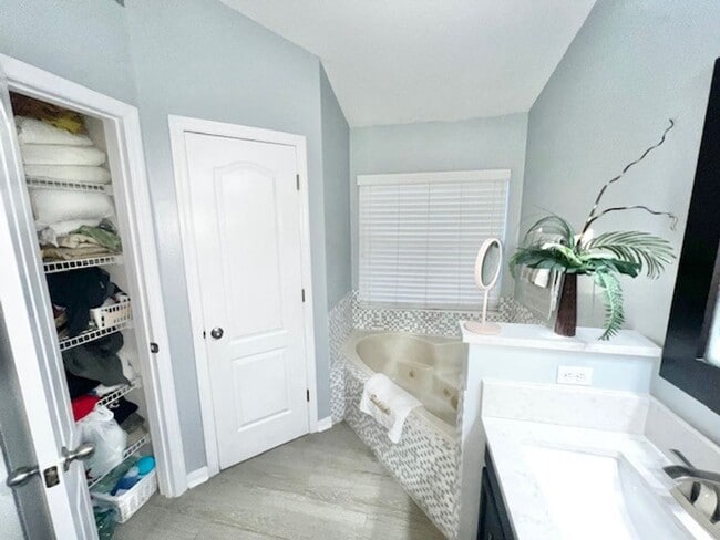 Building Photo - Amazing 4x2 in Lake Nona!! Gated Nona Crest! All tile flooring!! 2 car garage!