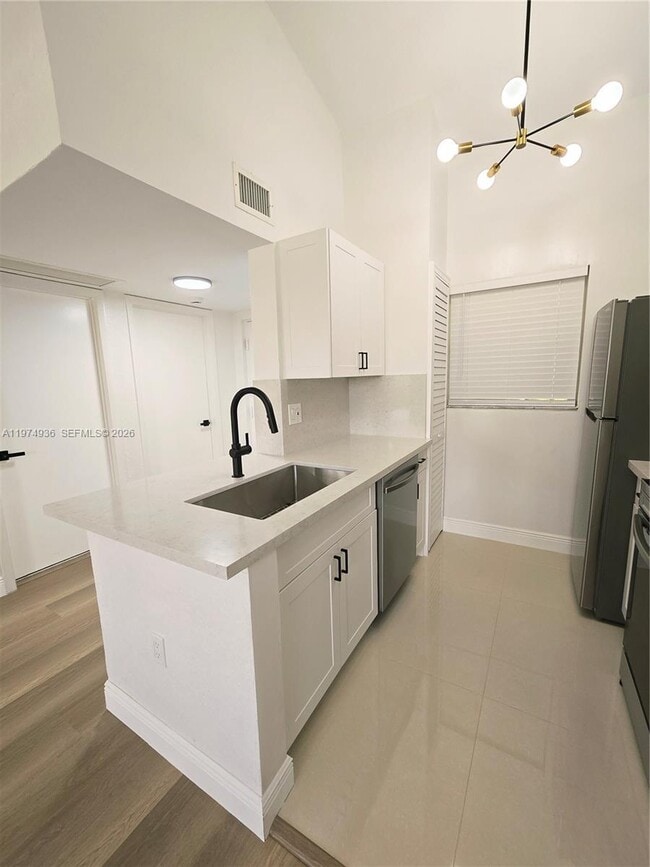 Building Photo - 2881 N Oakland Forest Dr